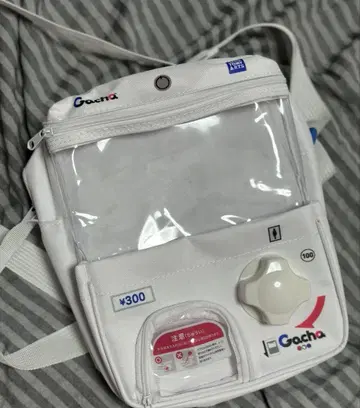 가챠 숄더백