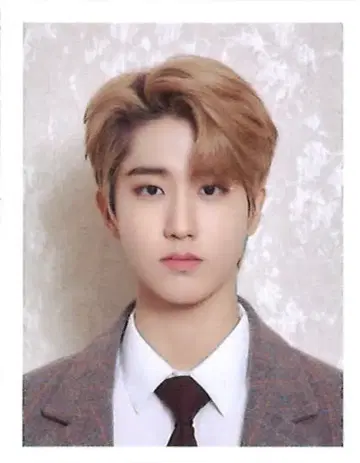 StrayKids SKZ-X 1ST HAN 증명 사진