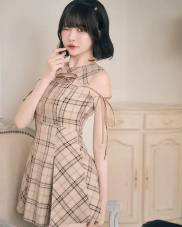 완판템! 미셸 마카롱 프론트 오픈 체크 미니 원피스 베이지 XS