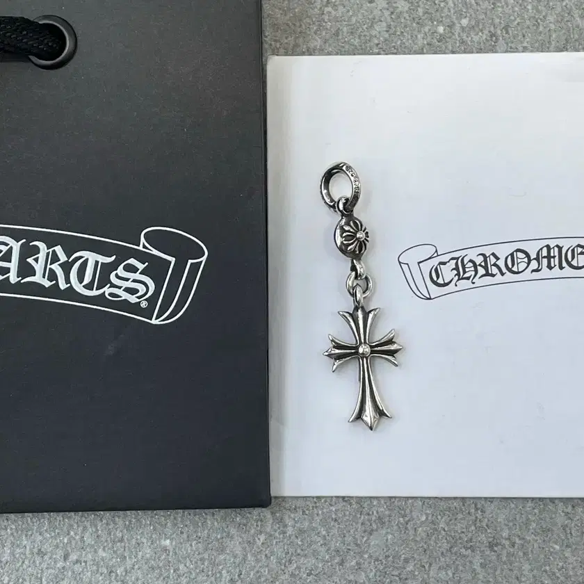 アクセサリー CHROME HEARTS 1 BALL TINY CH CROSS CHROME HEARTS 1 Ball Tiny CH Cross Pendant Head Cross Swing Charm