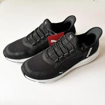 Puma SOFTRIDE 블랙 스니커즈