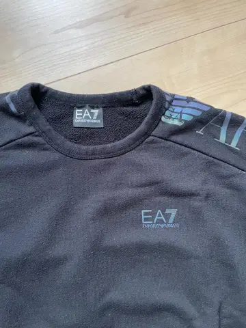 EA7 블랙 맨투맨 175/96A