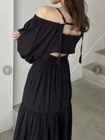다즐린 백 오픈 볼륨 코튼 원피스