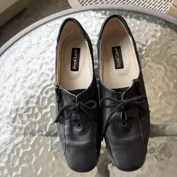 Royal Lamb 블랙 펌프스 지퍼