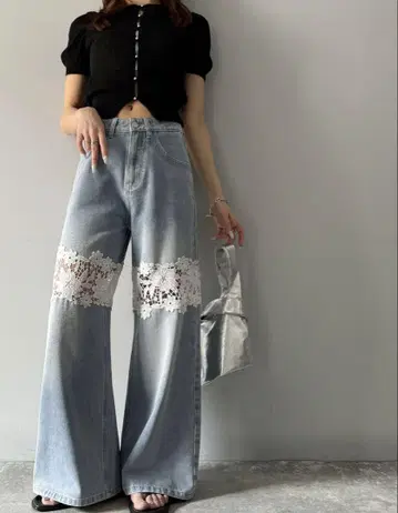 레이스 절개 라이트 블루 데님 팬츠