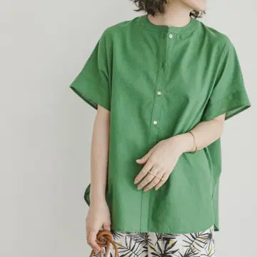 어반 리서치 블라우스 그린 세련된 넉넉한 주름이 잘 생기지 않음