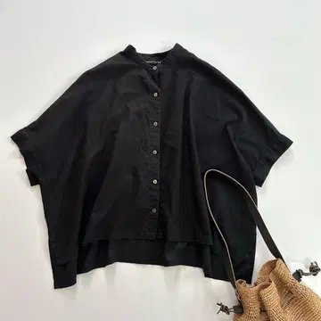 미즈이로 인드 면 린넨 반팔 밴드 카라 와이드 셔츠 블랙