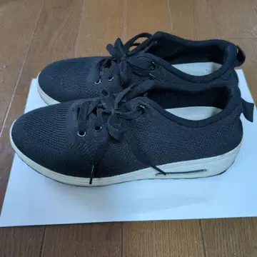 블랙 스니커즈 에어쿠션 24.5cm 38 사이즈 여성용