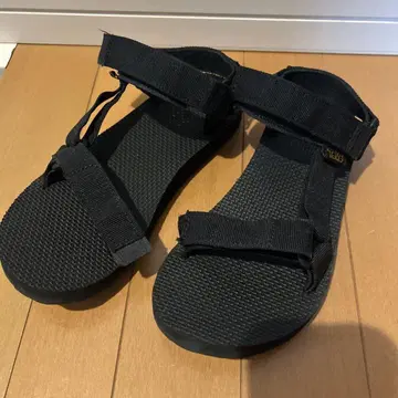 teva 샌들