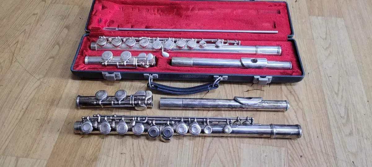 Two flutes, bulk, must read details