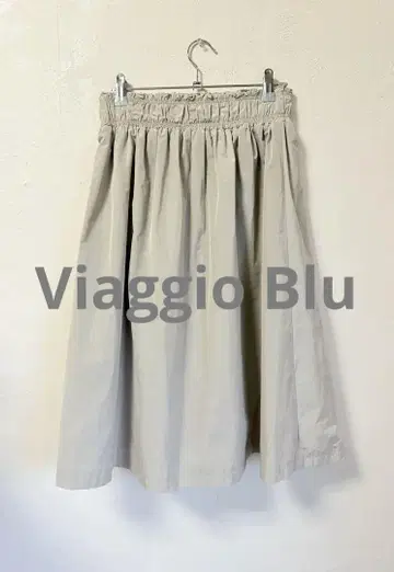 장마 대비] Viaggio Blu 베이지 플레어 스커트 사이즈 2