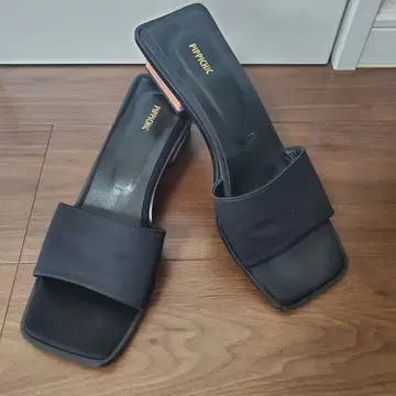 PPPRICIC 블랙 스퀘어 샌들 37 새틴