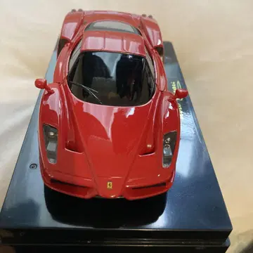 Ferrari Enzo 1/18 스케일 빨간색 NIKKO