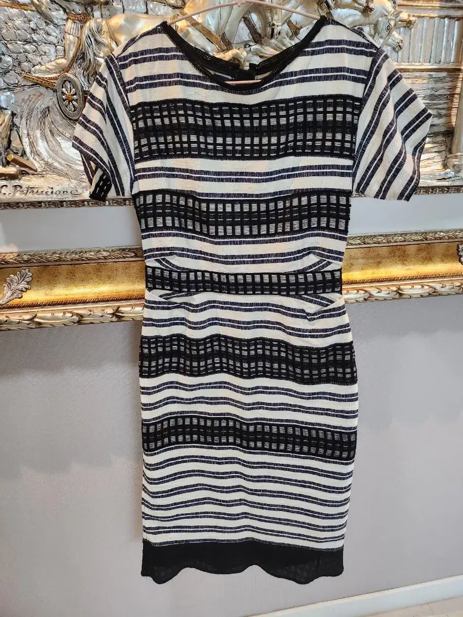 Missha (Not it Misha) Innocent and Elegant Look Long Onepiece, Great Body Line~ Video