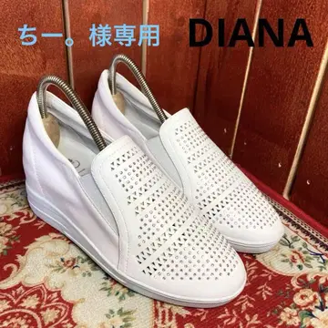 [새상품급!] DIANA 펀칭 가죽 슬립온 화이트 23cm