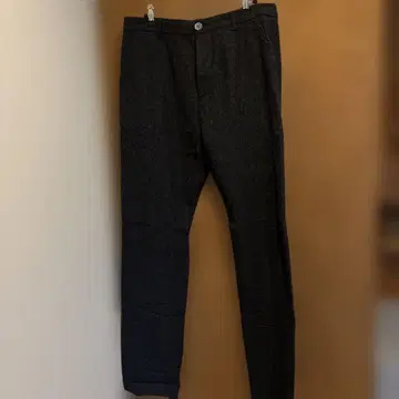 McQ 다크 그레이 슬림 핏 슬랙스 울 소재