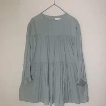 어반 리서치 새틴 티어드 블라우스 민트
