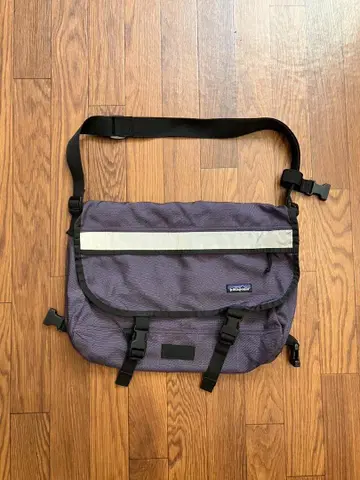 Patagonia critical mass 메신저 백 퍼플 그레이