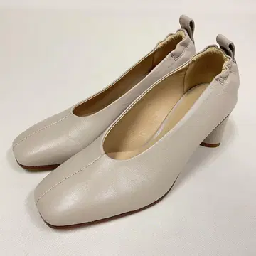데미룩스 빔즈 베이지 가죽 스퀘어토 펌프스 23.0cm