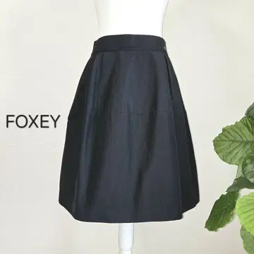 새상품급 FOXEY 폭시 스커트 40 L 플레어 블랙 무릎 기장