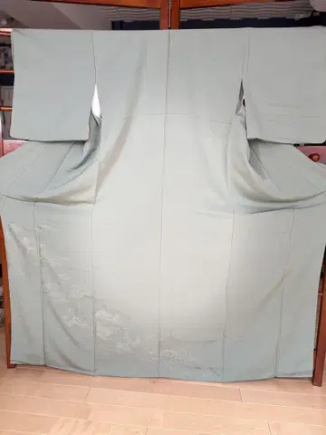연한 녹색 호몬기 자수