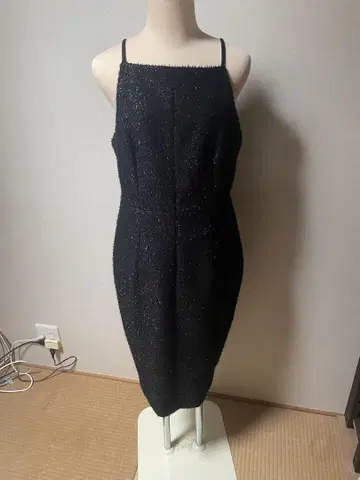 H&M 장식 블랙 슬리브리스 타이트 원피스