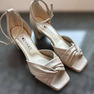 미사용 DIANA 스트랩 샌들 베이지 22.5