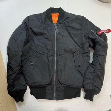 Alpha Industries 블랙 MA-1 플라이트 자켓