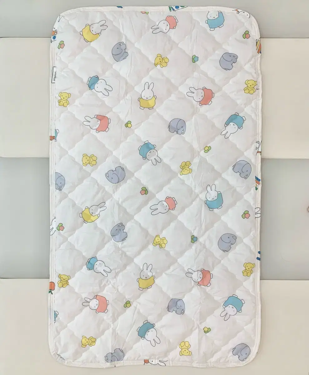 미피 동물 누빔 아기침대 밴드 패드 토퍼 70*120cm(새상품)