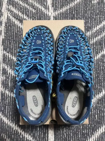 KEEN 킨 샌들 1014616 UNEEK