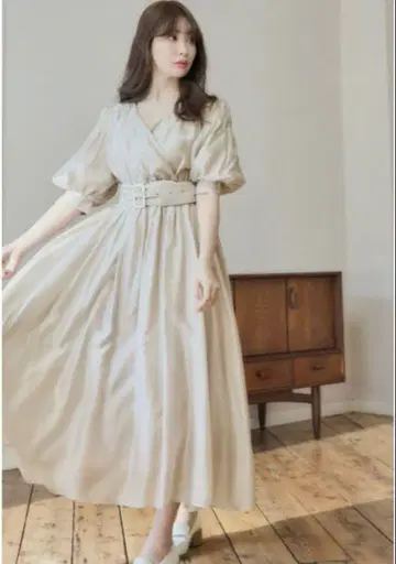 헤르리프토 에어리 볼륨 소매 드레스