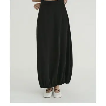 CLANE SATIN BALLOON SKIRT 블랙