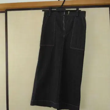 INED 다크 데님 타이트 스커트