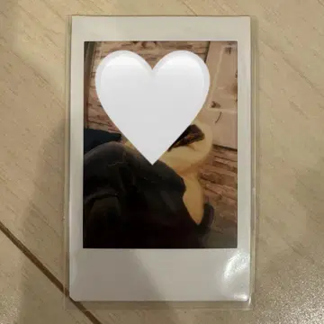 폴라로이드로 찍은 사진
