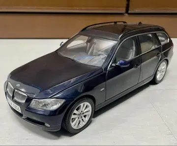 BMW 3 시리즈 스테이션 왜건 미니카 1/18