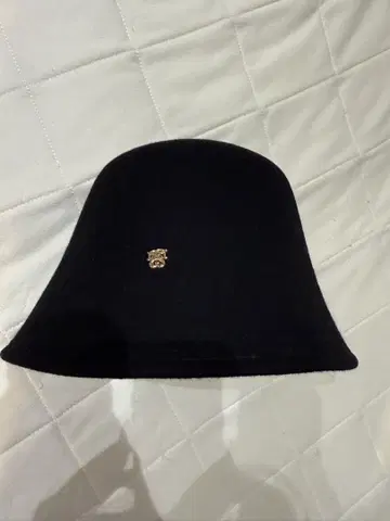 SNIDEL 블랙 버킷 햇 골드 로고
