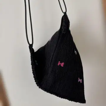 이와모토 아키코 씨 사키오리 삼각형 미니백