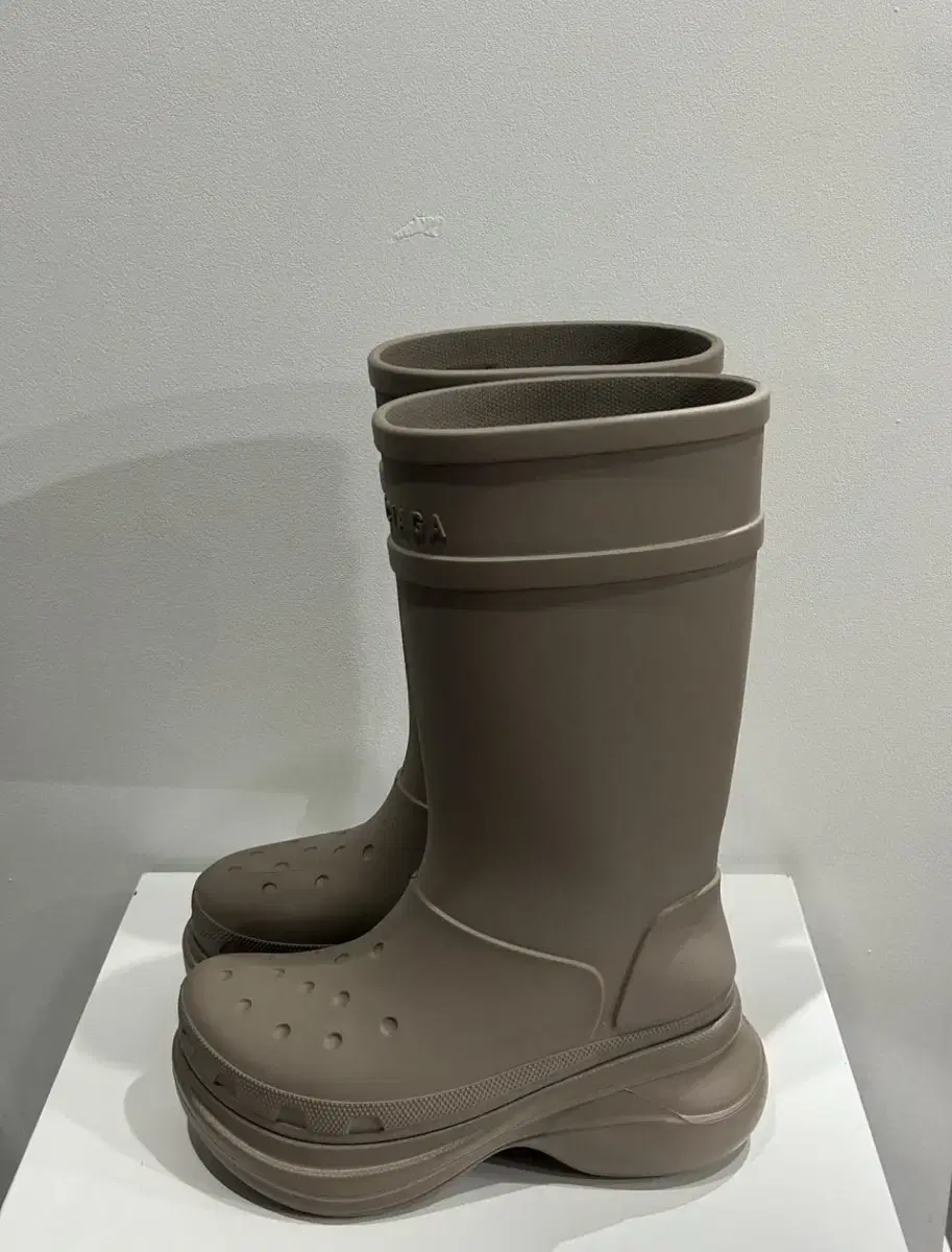[39] 발렌시아가 크록스 베이지