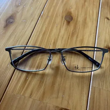 tk. 다케오 키쿠치 안경