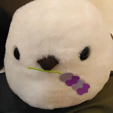 등나무를 물고 있는 시마연가 봉제 인형