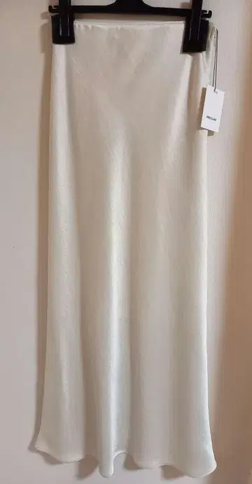 DRESSLAVE 드레스 레이브 롱 스커트 화이트