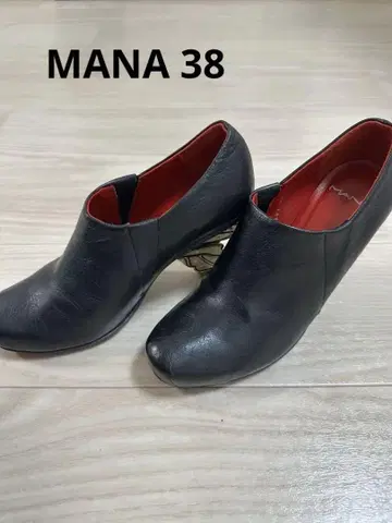 새상품급! MANA 숏부츠 블랙 나비 힐 38 24cm
