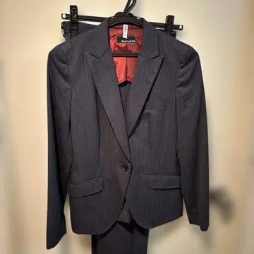 She loves SUITS 다크 그레이 스트라이프 비즈니스 정장