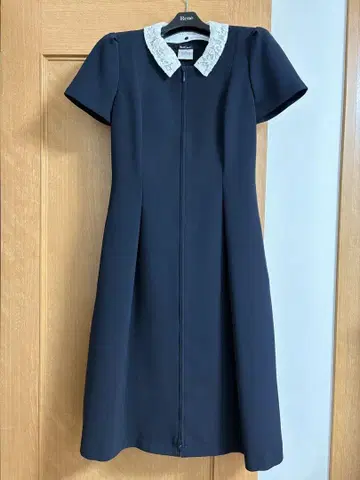 르네 레이스 화이트 카라 백 티어드 원피스 34 네이비 등
