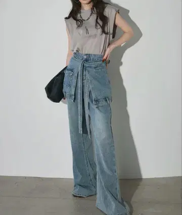 andrea&co. 백 오픈 그래픽 티셔츠 + 랩 디자인 데님