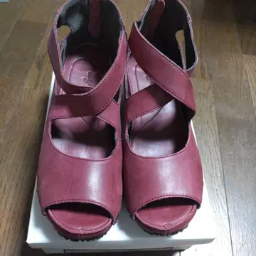 히나데이 그린 샌들