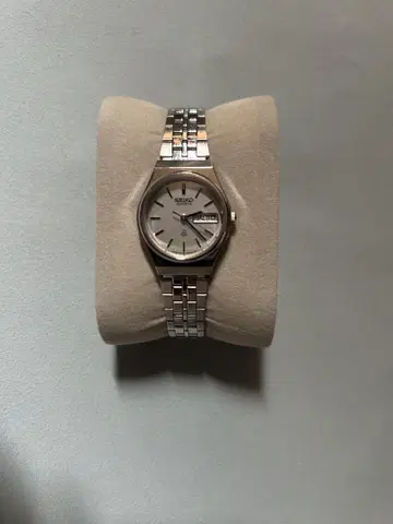 여성용 SEIKO 쿼츠 손목시계 실버