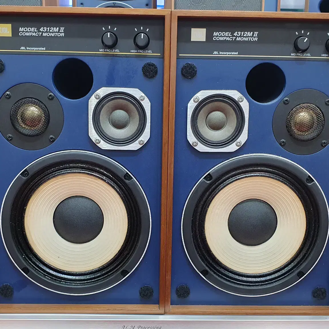 JBL JBL4312M2 Compact Speaker / JBL-4312M2 Speaker / Mint