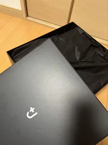 블랙 합성 피혁 토트백