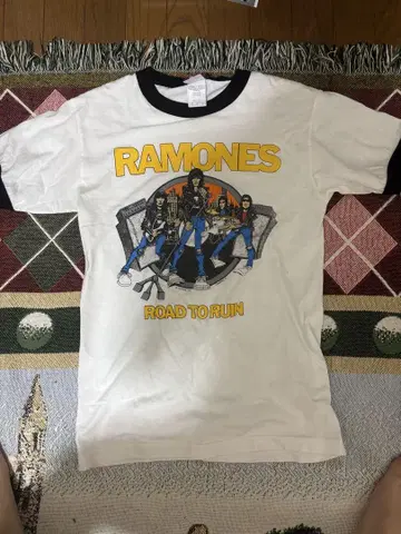 RAMONES ROAD TO RUN 티셔츠 90s